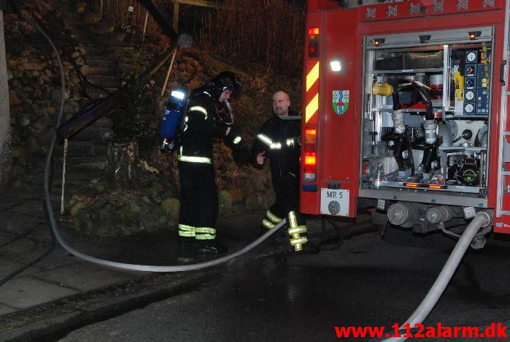 Brand i Villa. Ømkulevej i Vejle. 27/02-2013. Kl. 19:09.