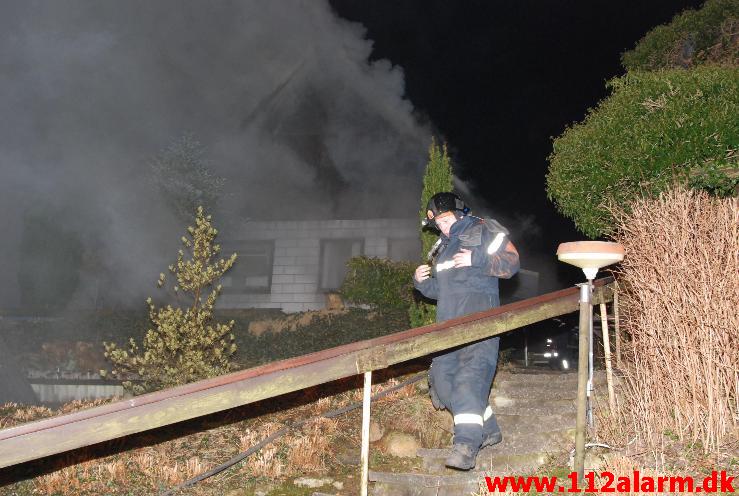 Brand i Villa. Ømkulevej i Vejle. 27/02-2013. Kl. 19:09.