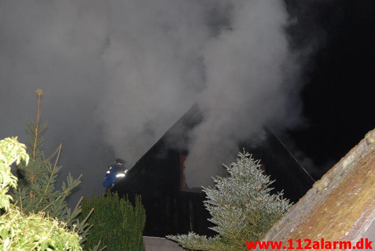 Brand i Villa. Ømkulevej i Vejle. 27/02-2013. Kl. 19:09.