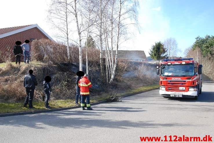 Mindre Naturbrand. Skibet Bakkevej i Skibet. 09/03-2013. Kl. 12:39.