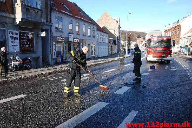 Overså Motorcyklist. Nørrebrogade i Vejle. 11/03-2013. Kl. 16:32.