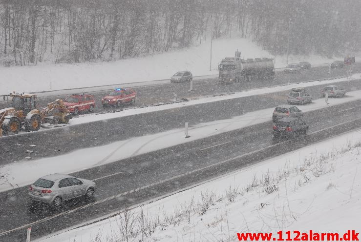 Havnet på taget. Motorvejen E45 ved Vejle. 16/03-2013. Kl. 13:59.