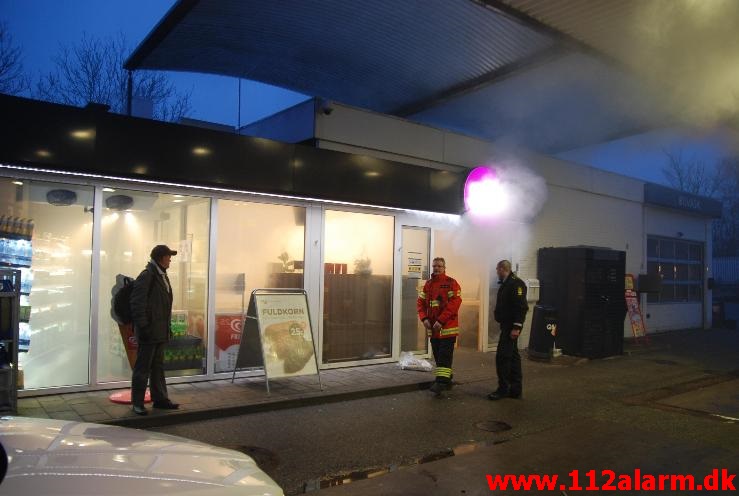 Brand i butikken. Koldingvej i Vejle. 12/04-2013. Kl. 06:18.