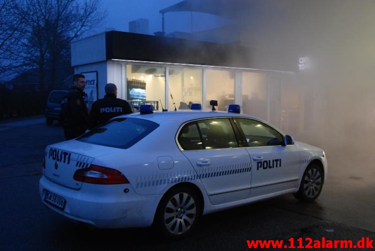 Brand i butikken. Koldingvej i Vejle. 12/04-2013. Kl. 06:18.