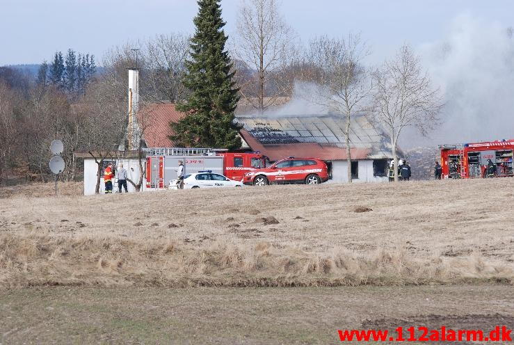 Gård brand. Grødevej Vonge. 13/04-2013. Kl. 16:36.