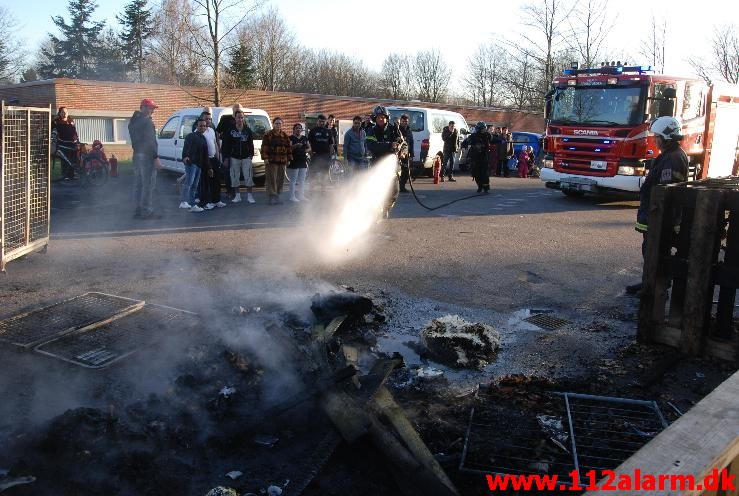 Containerbrand. Asylcenter i Jelling. 20/04-2013. Kl. 19:21.