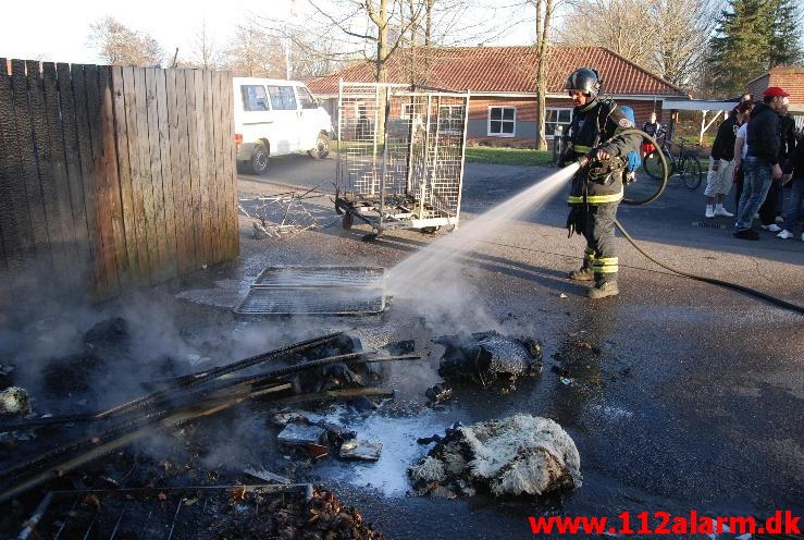 Containerbrand. Asylcenter i Jelling. 20/04-2013. Kl. 19:21.