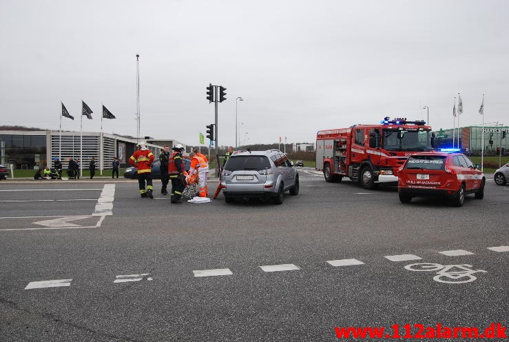 To personbiler kørt sammen. Horsensvej og Sysselvej. 25/04-2013. Kl. 16:41.