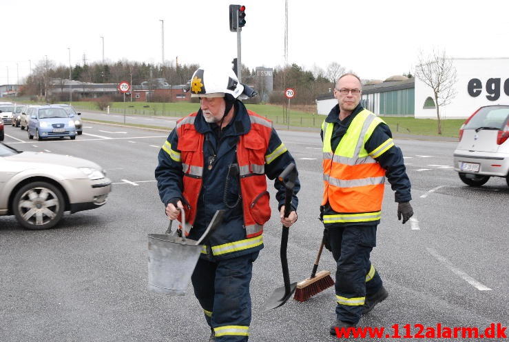 To personbiler kørt sammen. Horsensvej og Sysselvej. 25/04-2013. Kl. 16:41.