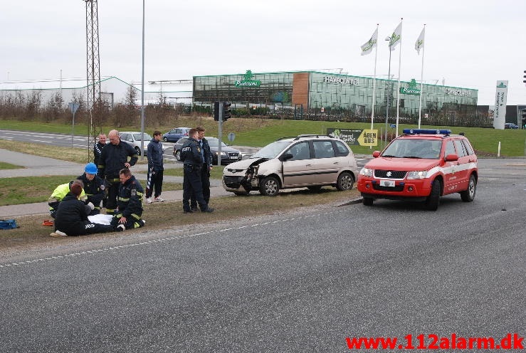 To personbiler kørt sammen. Horsensvej og Sysselvej. 25/04-2013. Kl. 16:41.