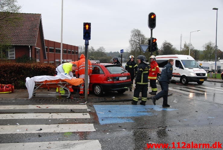 To bilen var stødt sammen. Horsensvej Jægervænget Vejle. 08/05-2013. Kl. 08:06.