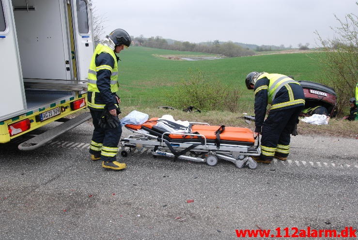 Lastbil ramte personbil. Juelsmindevej ved Daugård. 08/05-2013. Kl. 13:33.