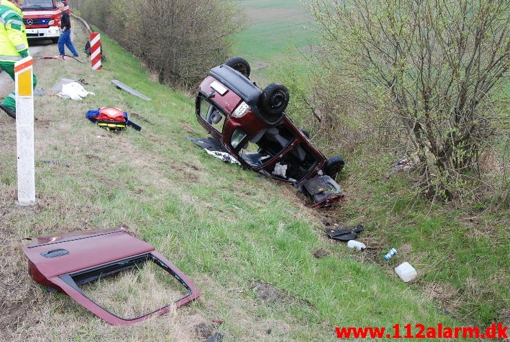 Lastbil ramte personbil. Juelsmindevej ved Daugård. 08/05-2013. Kl. 13:33.