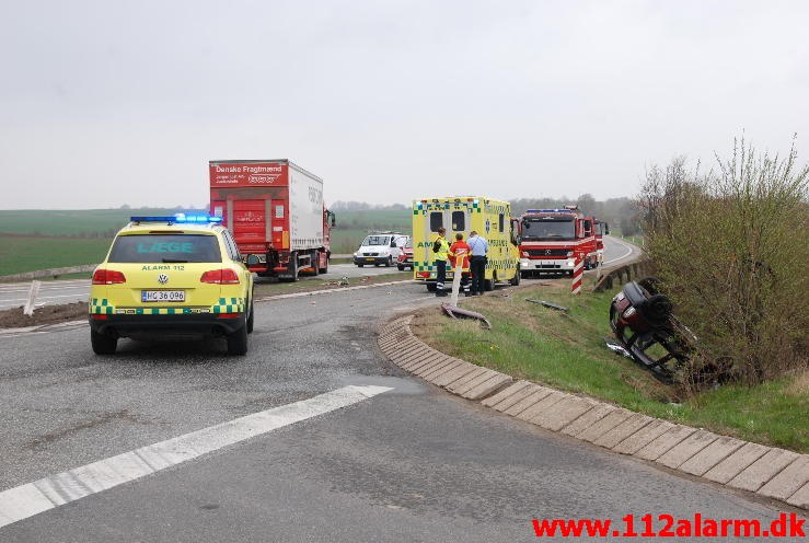 Lastbil ramte personbil. Juelsmindevej ved Daugård. 08/05-2013. Kl. 13:33.