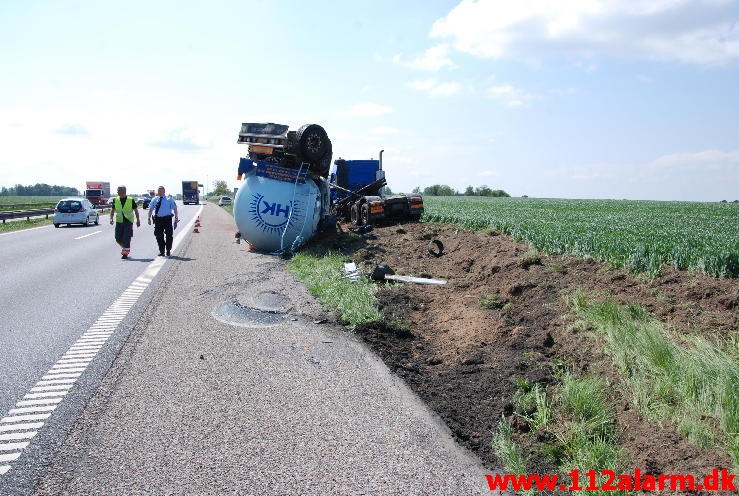 Lastbil røg af Motorvejen. Østjyske Motorvej ved 115 Km. 30/05-2013. Kl. 13:17.