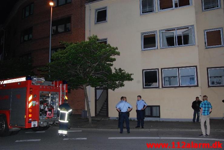 Brand i Køkkenet. Nyboesgade 31 i Vejle. 07/06-2013. Kl. 22:51.