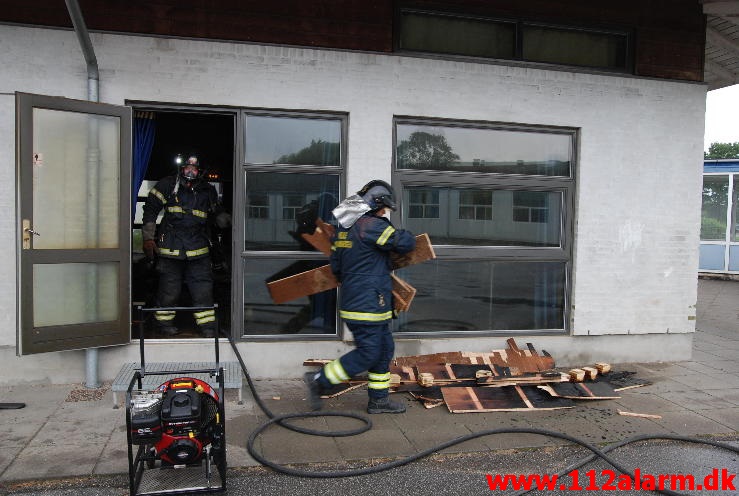 Brand på Petersmindeskolen. Petersmindevej 25 i Vejle. 23/06-2013. Kl. 06:12.