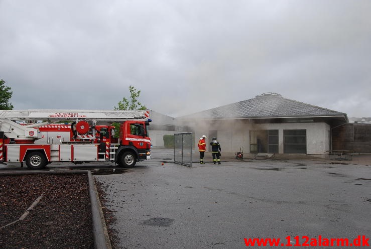 Brand på Petersmindeskolen. Petersmindevej 25 i Vejle. 23/06-2013. Kl. 06:12.