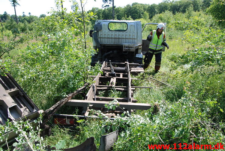 Voldsomt trafikuheld. Hærvejen og Gødding Skovvej. 09/07-2013. Kl. 15:02.