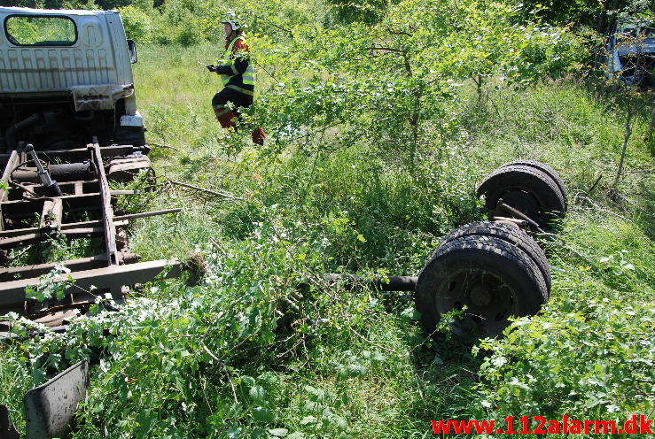 Voldsomt trafikuheld. Hærvejen og Gødding Skovvej. 09/07-2013. Kl. 15:02.