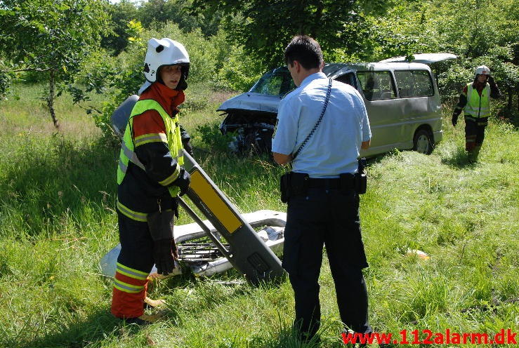 Voldsomt trafikuheld. Hærvejen og Gødding Skovvej. 09/07-2013. Kl. 15:02.