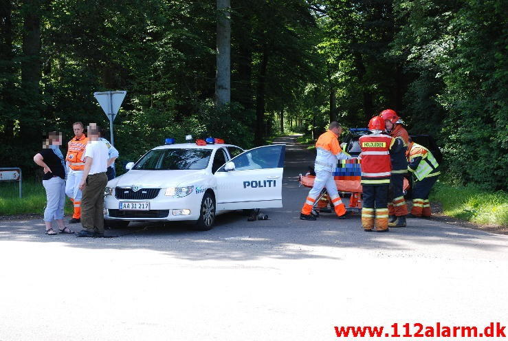 Voldsomt trafikuheld. Hærvejen og Gødding Skovvej. 09/07-2013. Kl. 15:02.