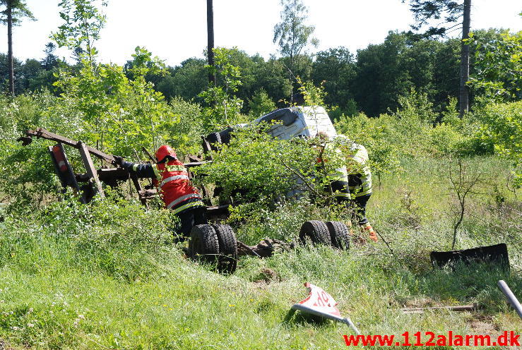 Voldsomt trafikuheld. Hærvejen og Gødding Skovvej. 09/07-2013. Kl. 15:02.