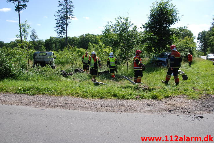 Voldsomt trafikuheld. Hærvejen og Gødding Skovvej. 09/07-2013. Kl. 15:02.