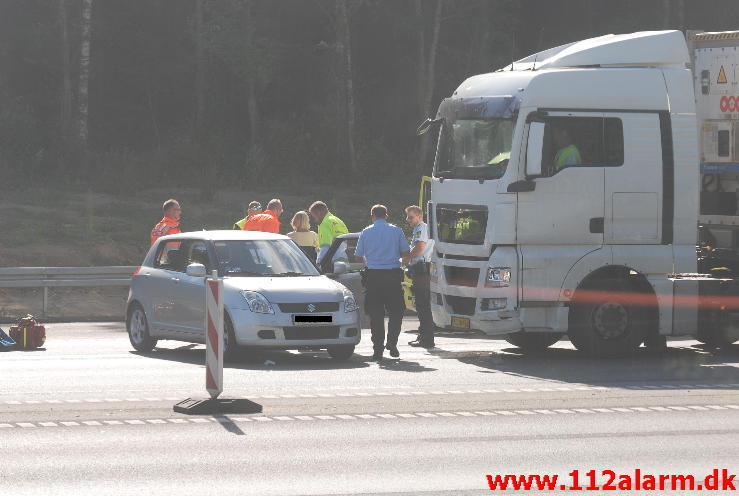 Overså en store lastbil. Motorvejen E45 ved Vejle. 07/08-2013. Kl. 9:45.