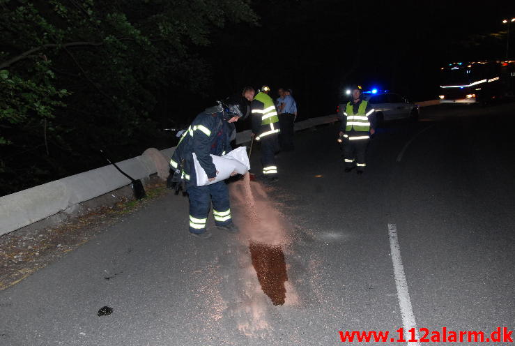 En væltet motorcykel. Munkebjergvej i Vejle. 14/08-2013. Kl. 21:28.