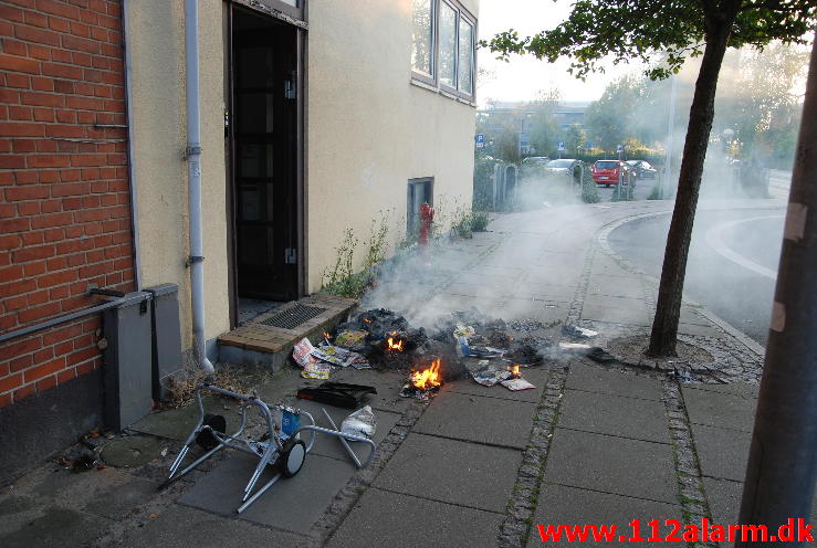 Brand i opgang. Nyboesgade 31 i Vejle. 25/08-2013. Kl. 19:55.