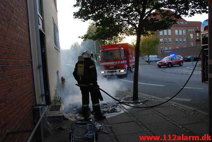 Brand i opgang. Nyboesgade 31 i Vejle. 25/08-2013. Kl. 19:55.
