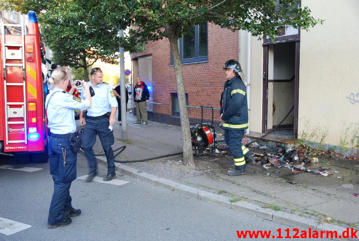 Brand i opgang. Nyboesgade 31 i Vejle. 25/08-2013. Kl. 19:55.