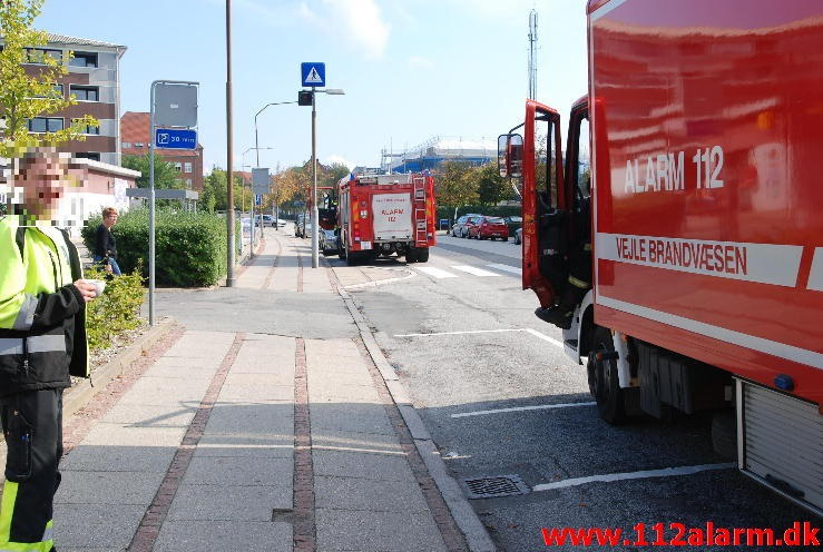 Ualmindelig heldig chauffør. Skolegade i Vejle. 10/09-2013. Kl. 13:03.