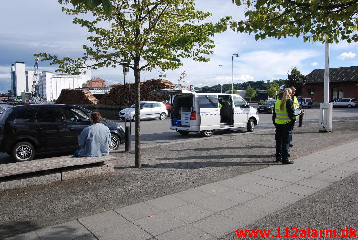 Skat og Politiet lavet kontrol. Vejle Havn. 19/09-2013. Kl. 16:00.