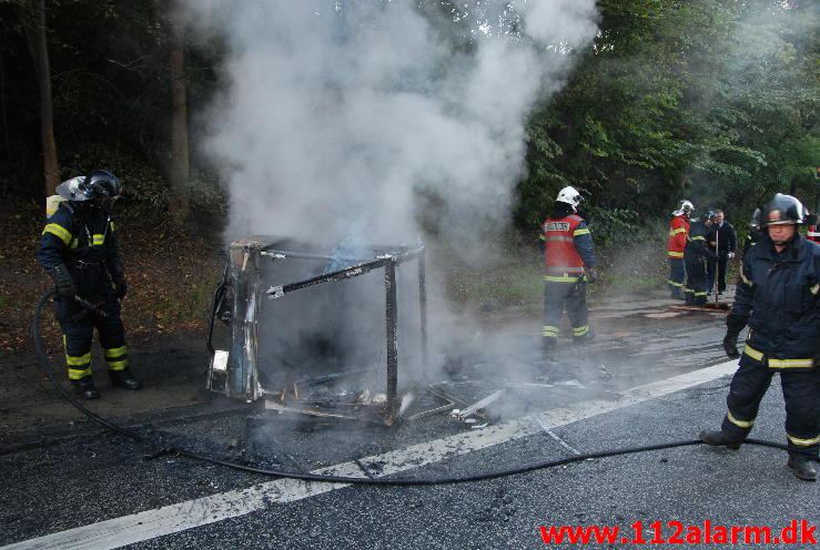 Tuk Tuk brød i brand ved påkørsel. Koldingvej i Vejle. 01/10-2013. Kl. 8:16.