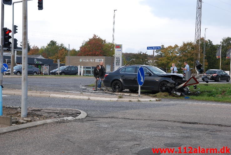 To personbiler kørt sammen. Horsensvej ved Vejle. 13/10-2013. Kl. 16:36.