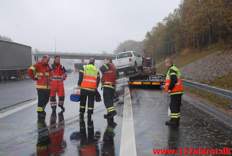 3 lastbiler var køre sammen på motorvej E45. Mellem Horsensvej og Vejlefjordbroen. 28/10-2013. Kl. 09:57.