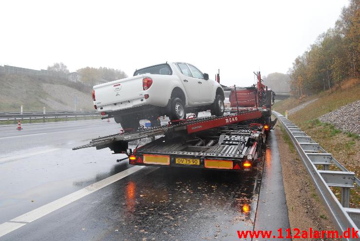 3 lastbiler var køre sammen på motorvej E45. Mellem Horsensvej og Vejlefjordbroen. 28/10-2013. Kl. 09:57.