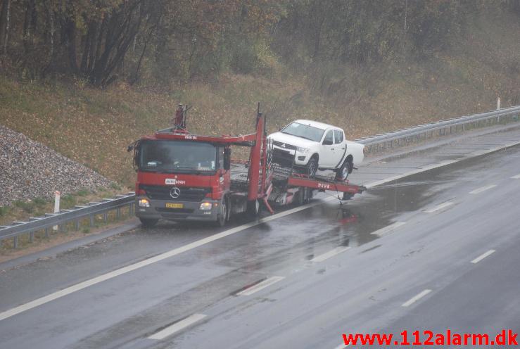 3 lastbiler var køre sammen på motorvej E45. Mellem Horsensvej og Vejlefjordbroen. 28/10-2013. Kl. 09:57.