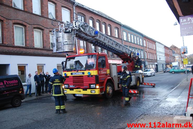 Gasflaske eksploderede i Lejligheden. Vedelsgade 38 i Vejle. 04/11-2013. Kl. 16:20.