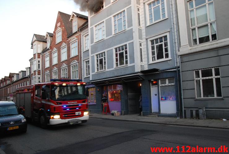 Gasflaske eksploderede i Lejligheden. Vedelsgade 38 i Vejle. 04/11-2013. Kl. 16:20.