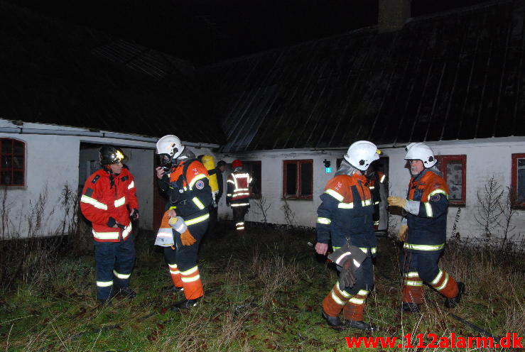 Gårdbrand. Ollerupvej Bredsten ved gammelby 27/11-2013. Kl. 23:40.