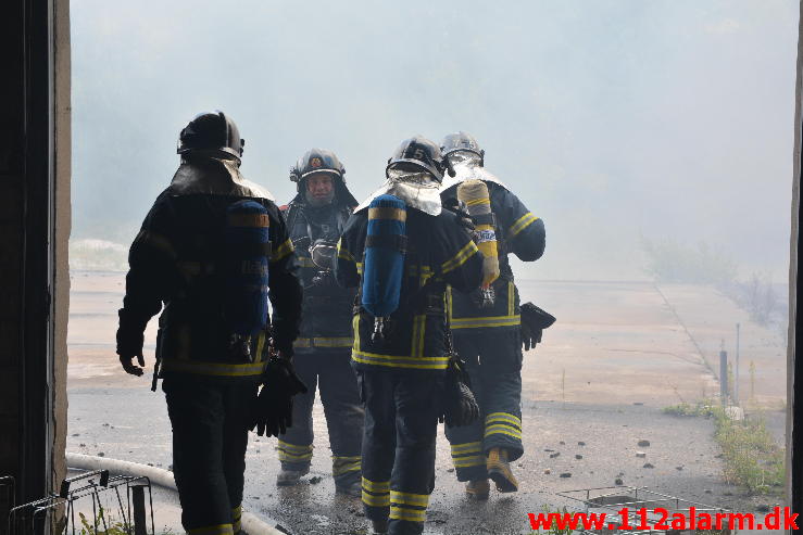 Industri brand i ved Ørum.