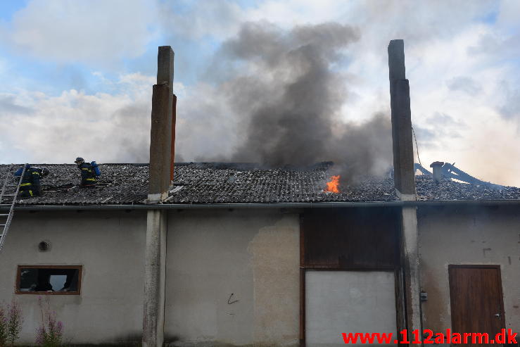 Industri brand i ved Ørum.