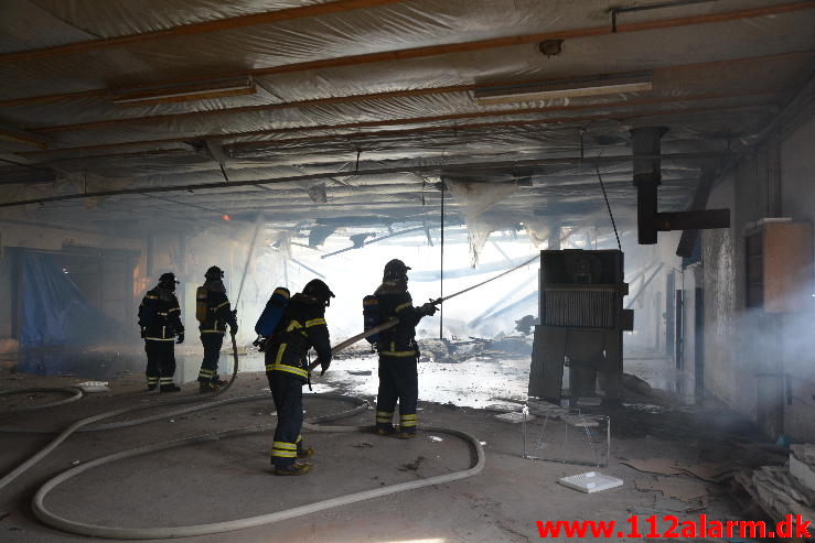 Industri brand i ved Ørum.