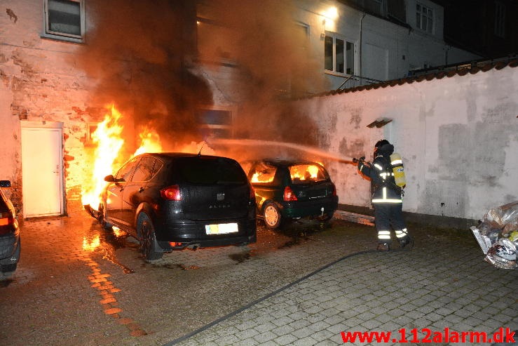 2 biler i brand.