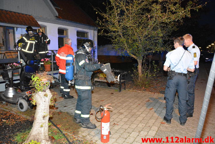 Bygn.brand-Etageejendom. Amaliegade i Børkop. 17/09-2014. Kl. 19:57.