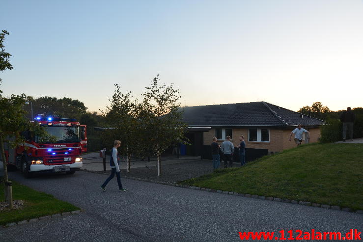 Mindre brand i emhætte. Stenagervænget i Vejle. 21/09-2014. Kl. 18:51.