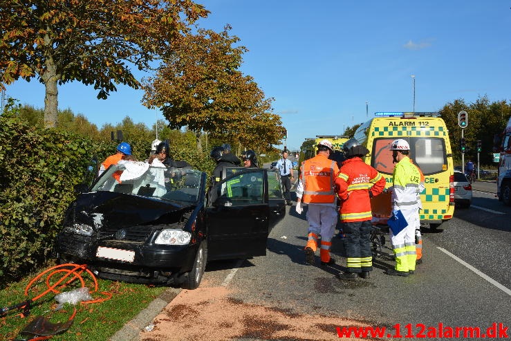 FUH med fastklemte ved Motorvejen. Horsensvej ved Motorveje i Vejle. 02/10-2014. Kl. 14:46.